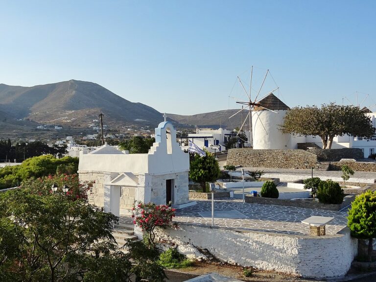 Découvrir Paros une île idyllique dans les Cyclades en Grèce