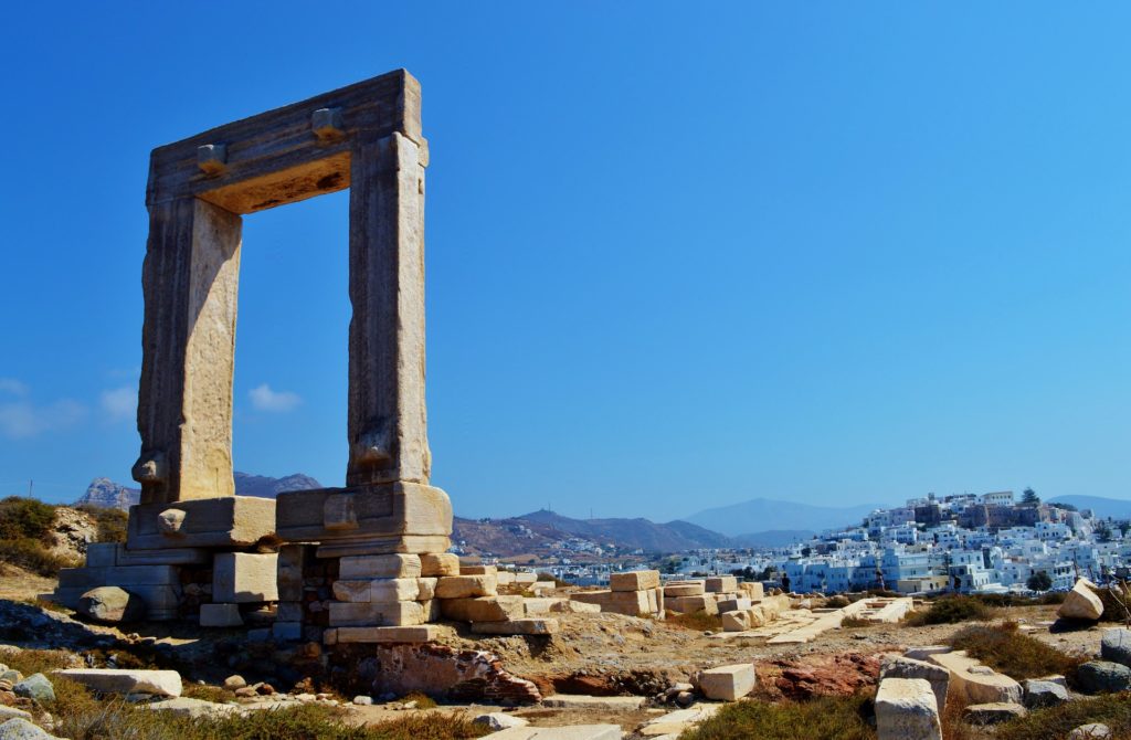 Naxos porte temple apollon