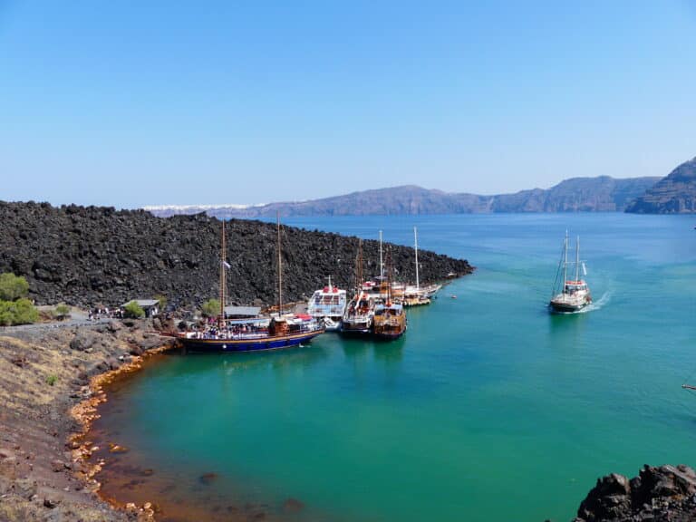 Excursions en bateau à Santorin : offrez vous une journée mémorable
