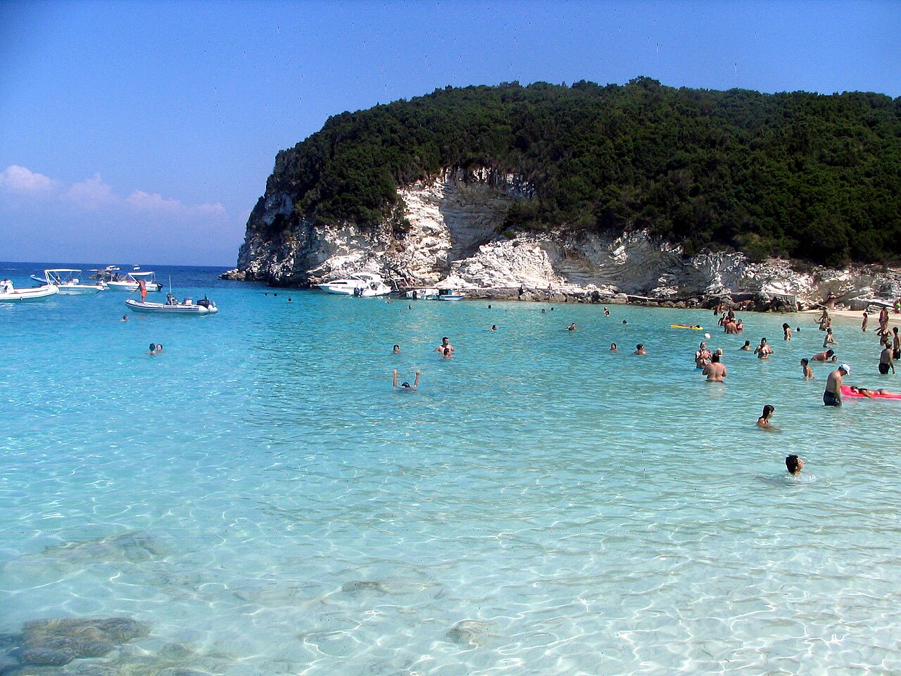Plage de Mesovrika à Antipaxos
