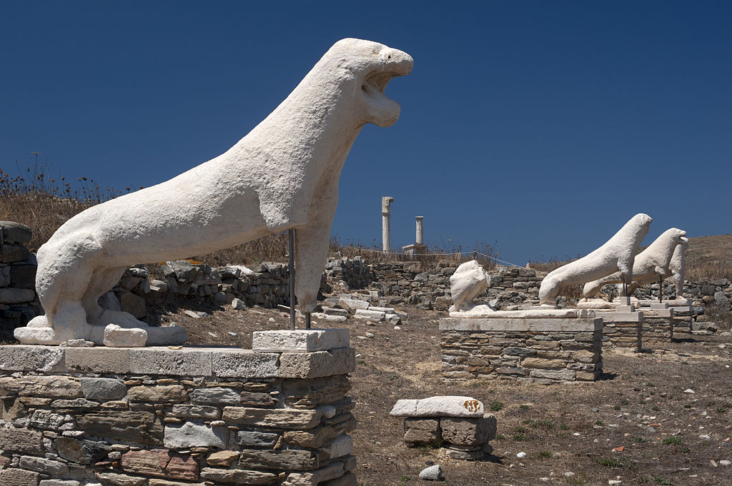 Découvrir Délos, l’île sacrée des Cyclades