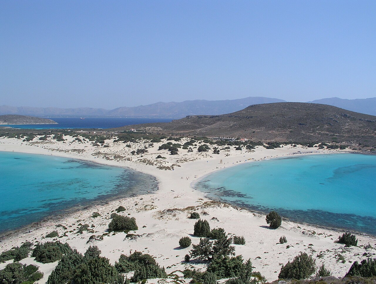 Vue de la plage de Simos à Elafonissos