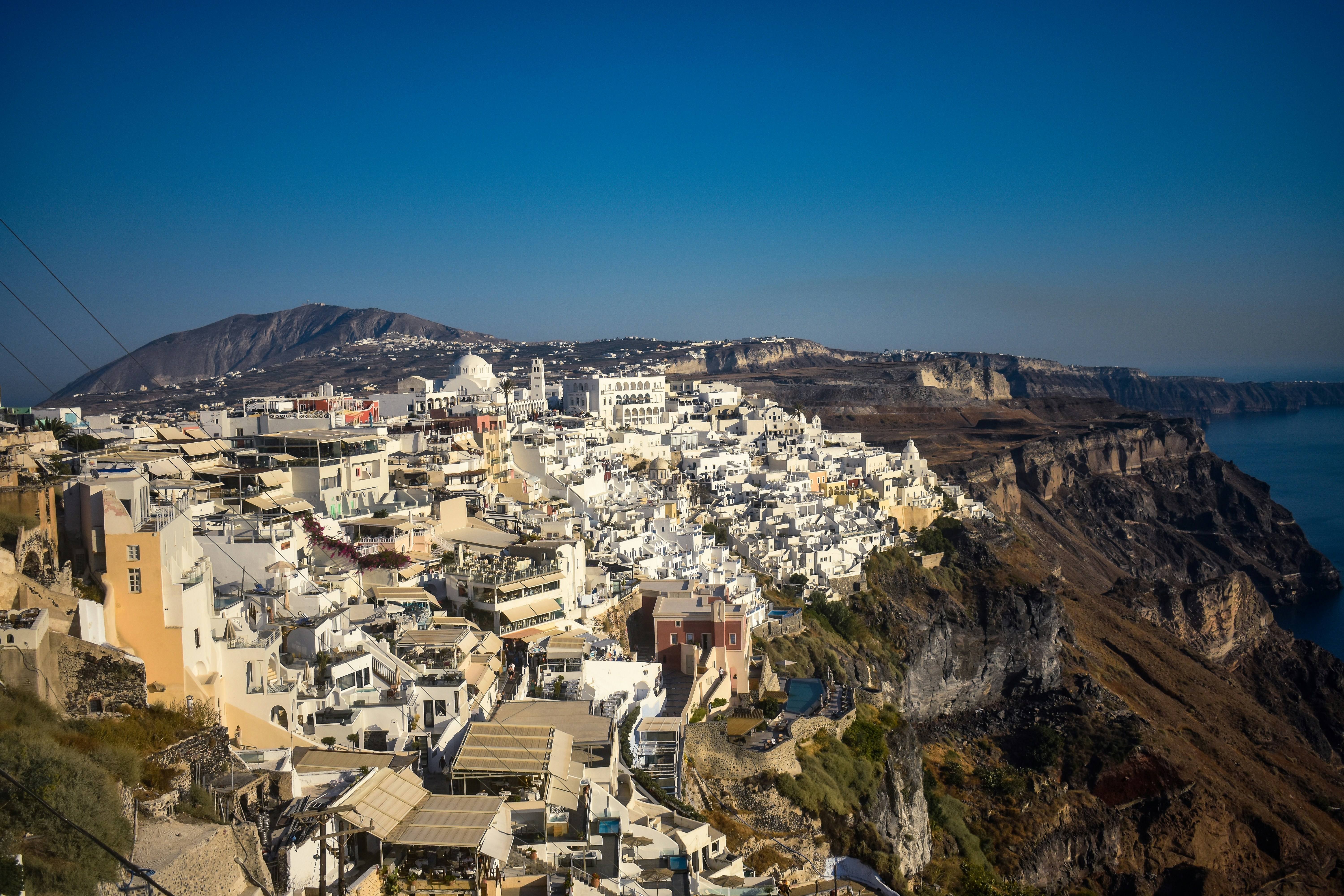 Vue panoramique de Fira sur l'île de Santorin