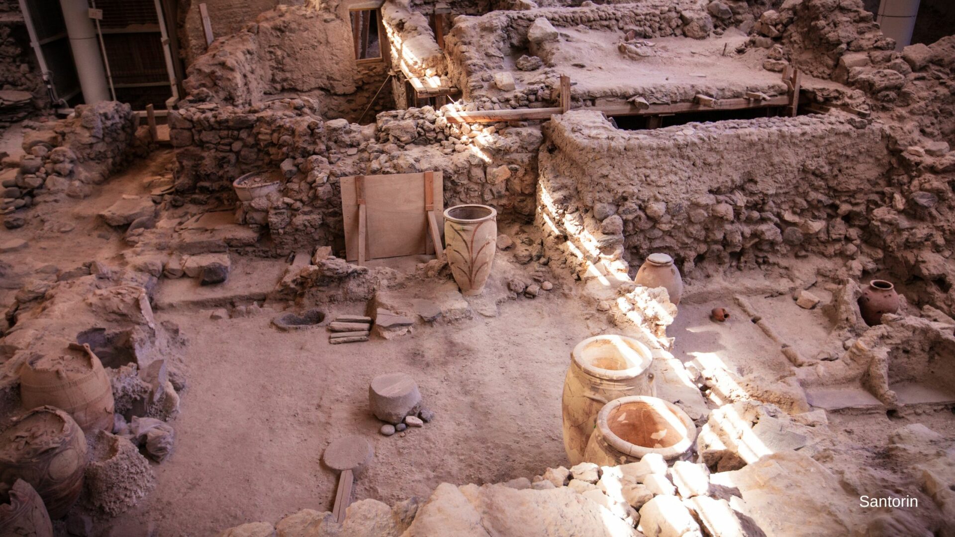 Site archéologique d'Akrotiri à Santorin, vestiges de la cité minoenne