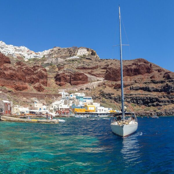 Découvrir la baie d’Ammoudi à Santorin