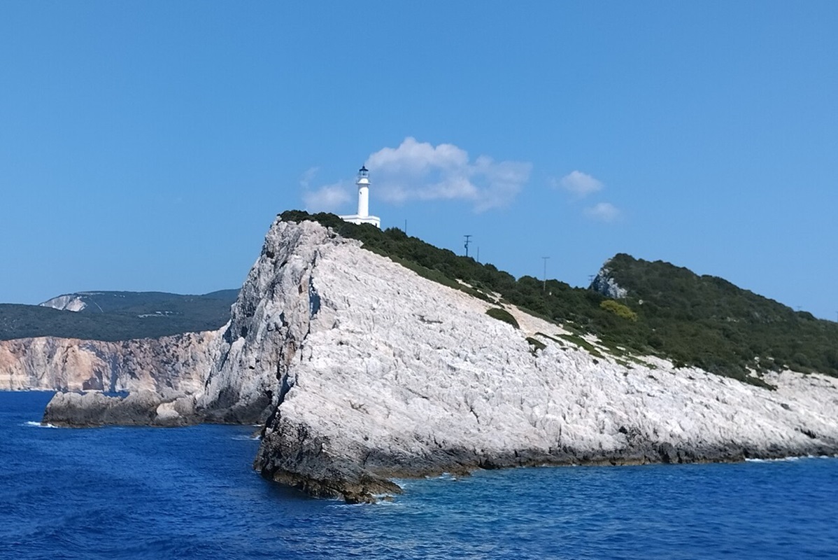Vue sur le phare depuis le bateau