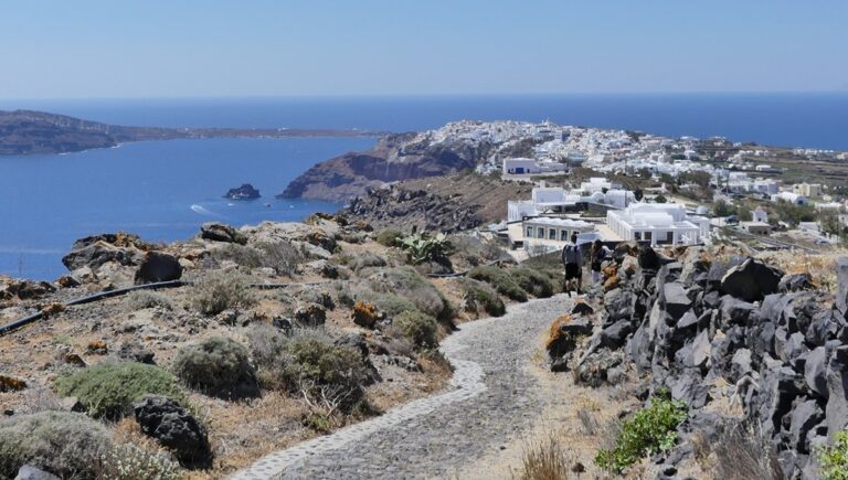 Randonnées à Santorin dans les Cyclades en Grèce